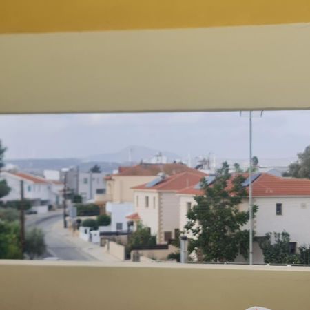 Apartamento Top Floor 1 Bdrm Aprtrmnt Dromolaxia Exterior foto