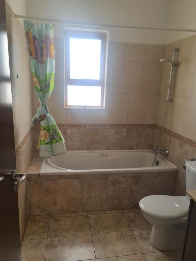 Apartamento Top Floor 1 Bdrm Aprtrmnt Dromolaxia Exterior foto