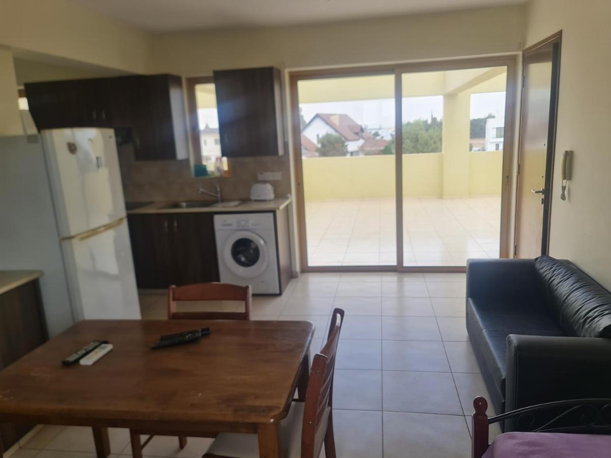 Apartamento Top Floor 1 Bdrm Aprtrmnt Dromolaxia Exterior foto