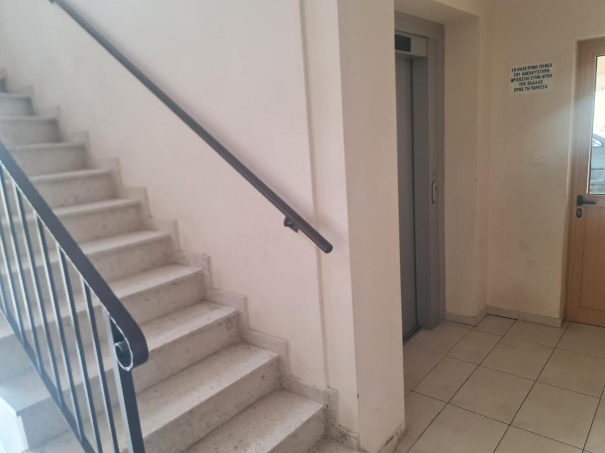 Apartamento Top Floor 1 Bdrm Aprtrmnt Dromolaxia Exterior foto