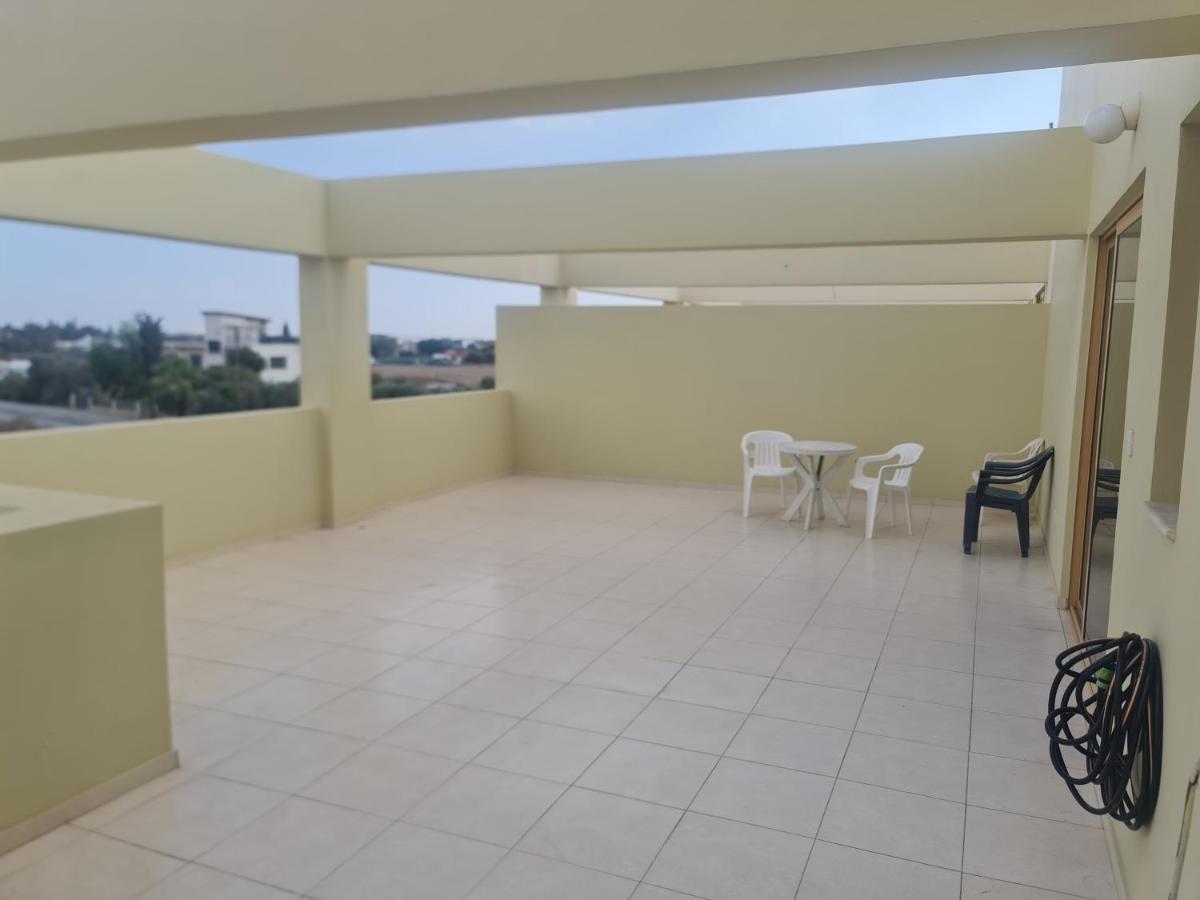 Apartamento Top Floor 1 Bdrm Aprtrmnt Dromolaxia Exterior foto