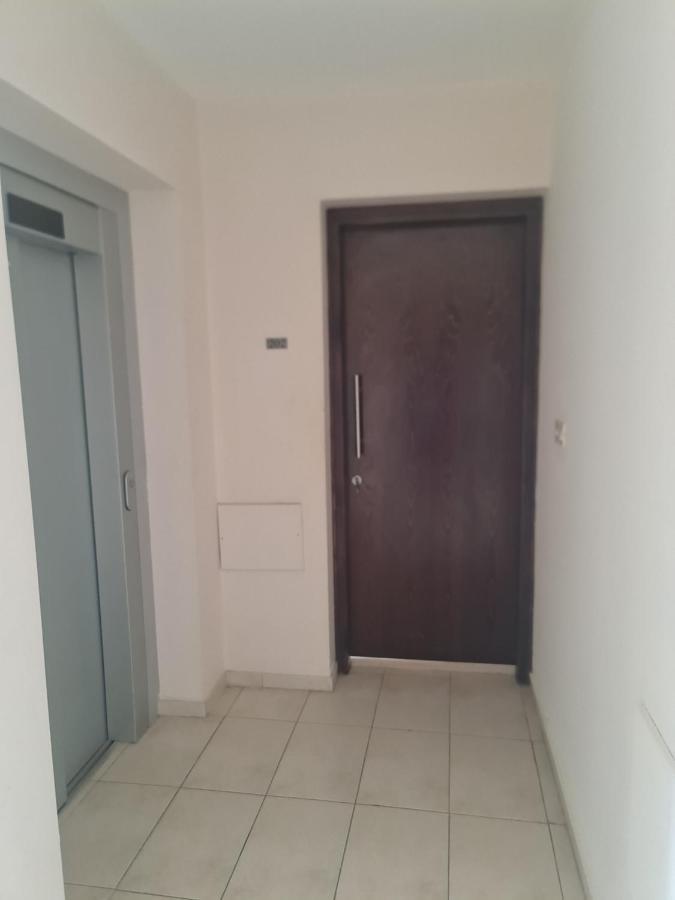 Apartamento Top Floor 1 Bdrm Aprtrmnt Dromolaxia Exterior foto