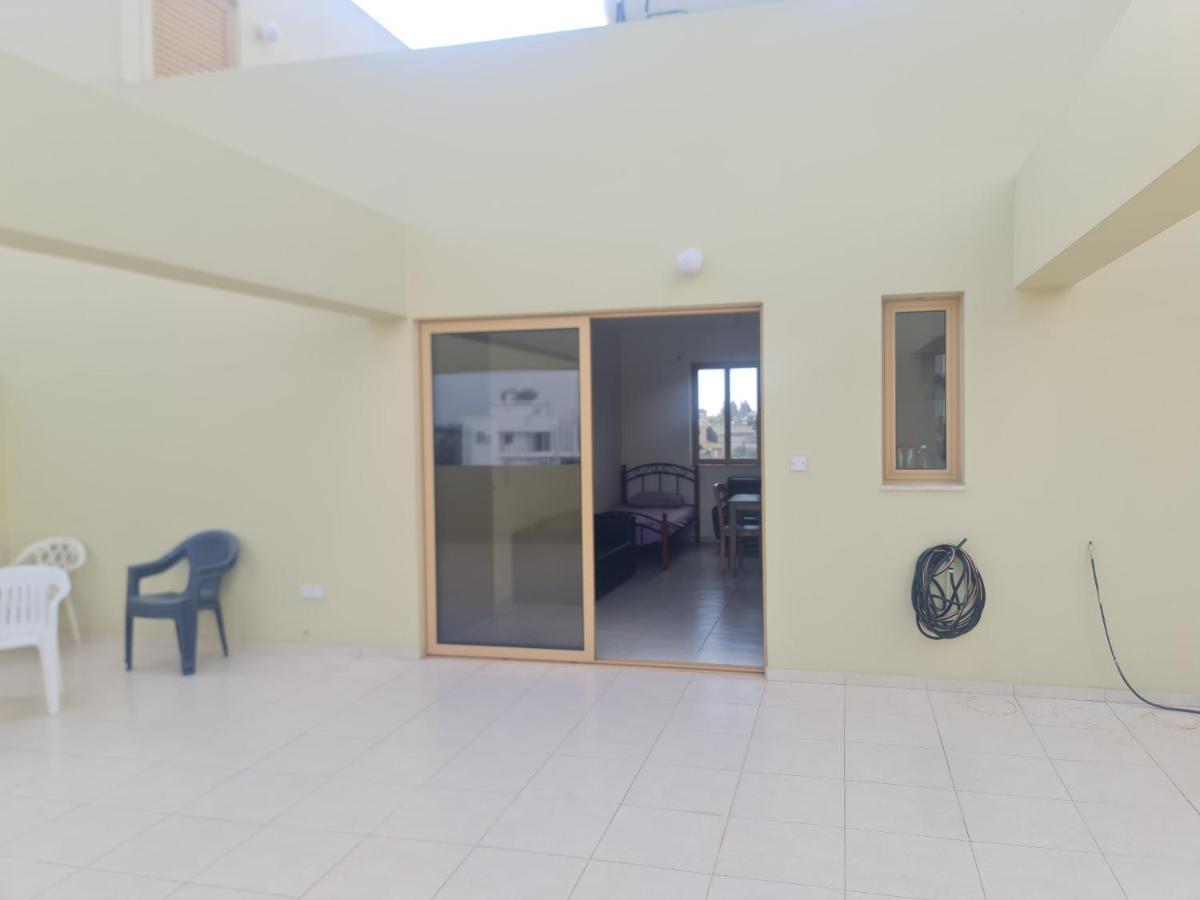 Apartamento Top Floor 1 Bdrm Aprtrmnt Dromolaxia Exterior foto